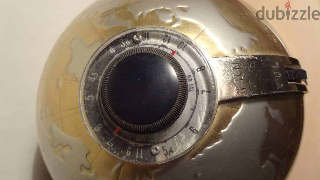 1963 vintage all transistor earth globe with MW and SW tuning still wo 2