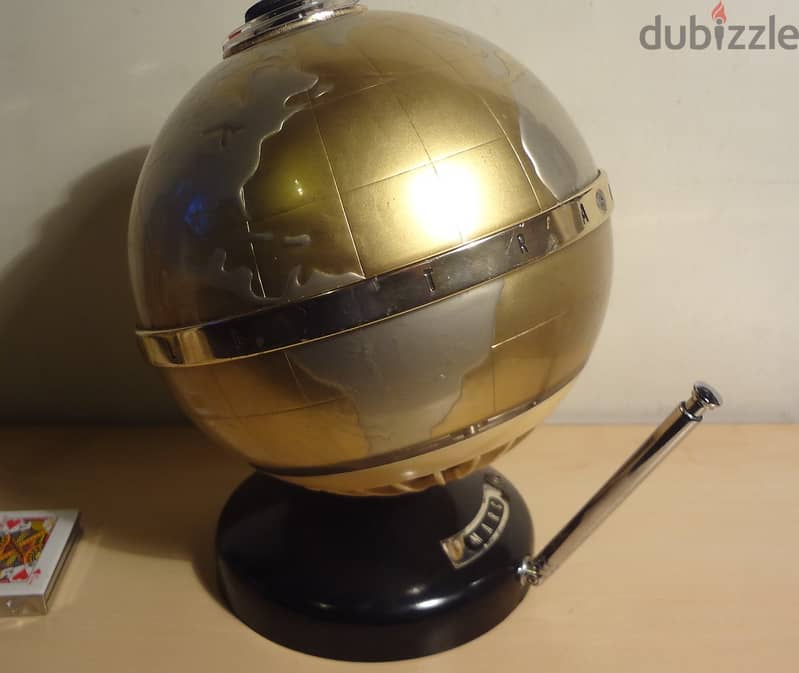 1963 vintage all transistor earth globe with MW and SW tuning still wo 4