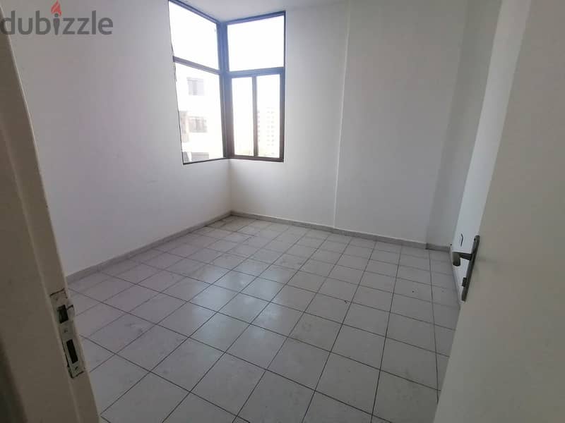 L08612-4-Rooms Office for Sale in Bouchrieh - Cash!! 1