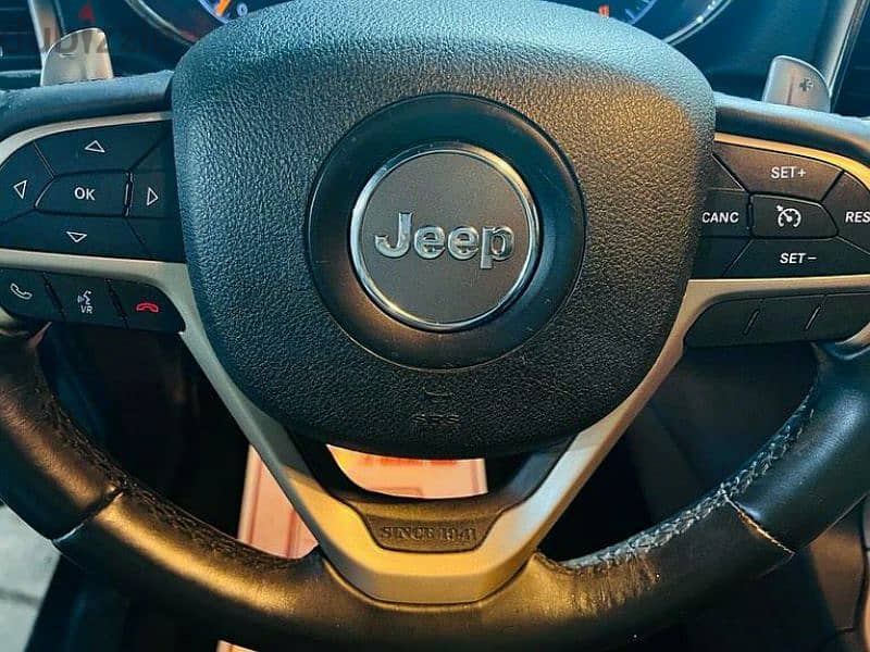 Jeep Grand Cherokee 4×4 Clean Carfax 12