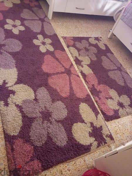 2 carpets 0