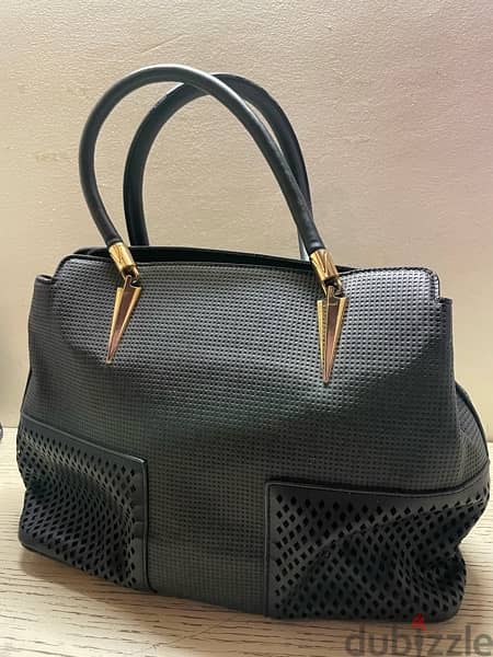 black handbag 1