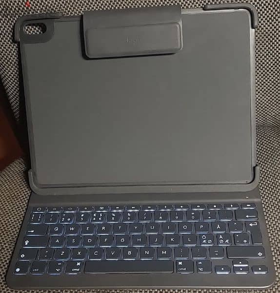 keyboard smart folio from logitec 0