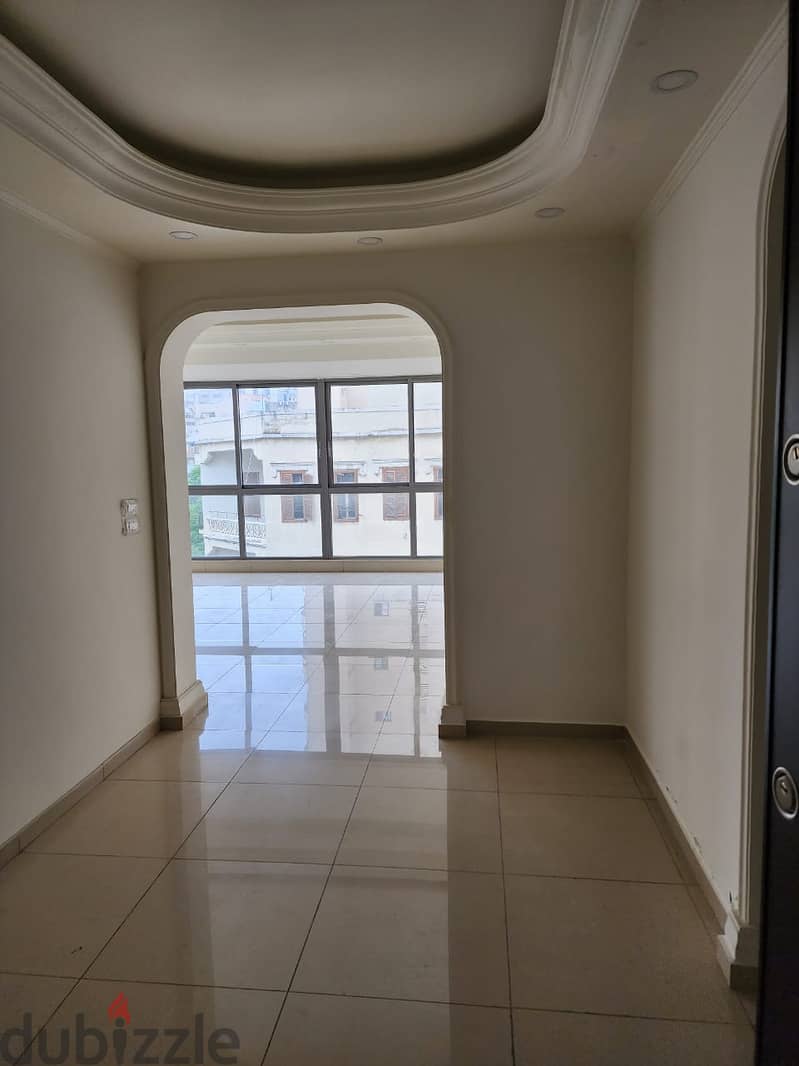 Apartment for Sale in Ras El Nabeh شقة فخمة في راس النبع 3