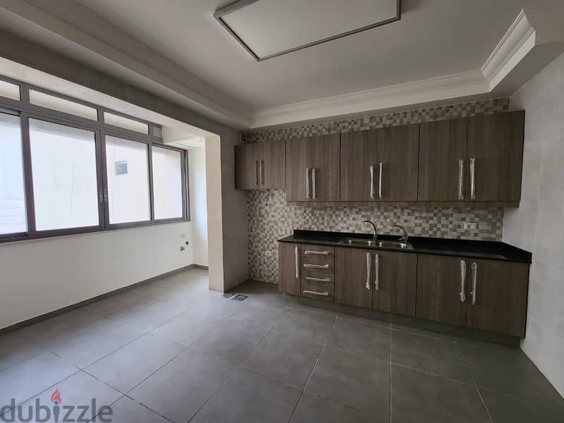 Apartment for Sale in Ras El Nabeh شقة فخمة في راس النبع 5