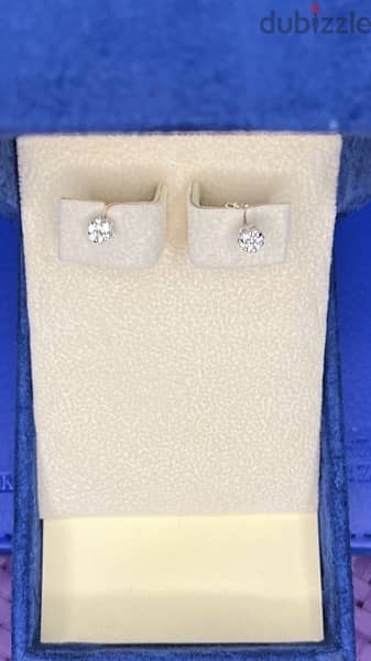 White gold earings with diamonds 0