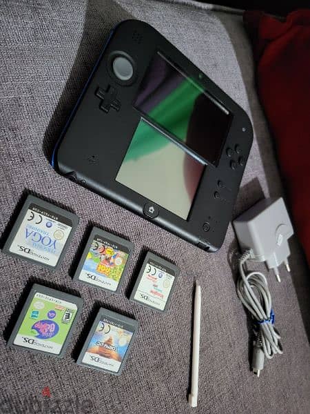 Nintendo 2DS original from Germany  used in  mint condition 1