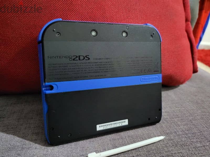Nintendo 2DS original from Germany  used in  mint condition 2