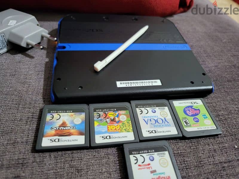 Nintendo 2DS original from Germany  used in  mint condition 7