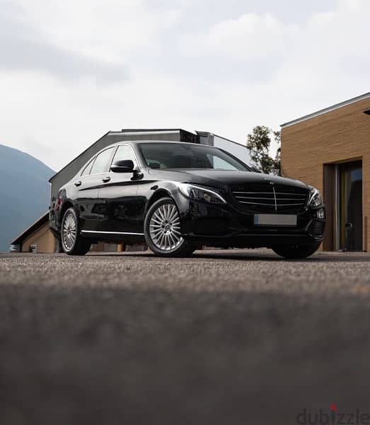 Mercedes C180 2018 black 0
