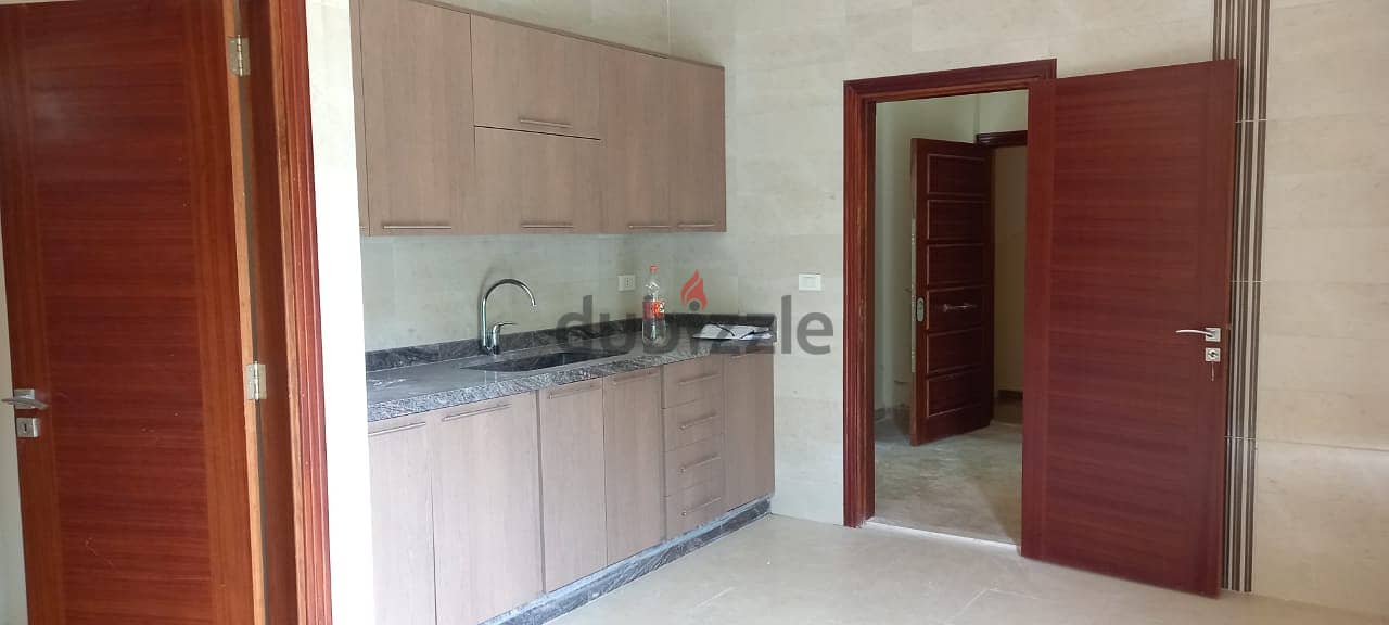 L08278-Apartment for Rent in Adma with Terrace & Unblockable View 3