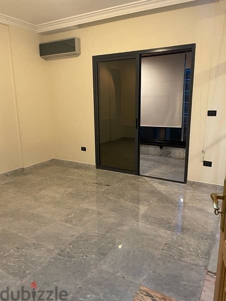 Ramlet el Bayda Spacious Apartment for sale 11