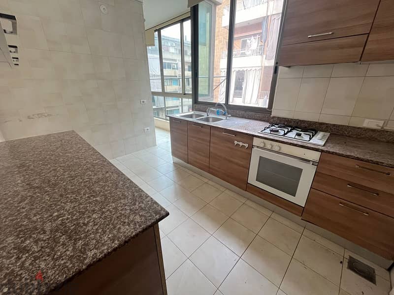 Beautiful Apartment for sale in mar eliasشقة جديدة للبيع في مار الياس 5
