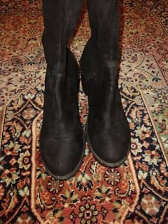 black mo5mal boots 0