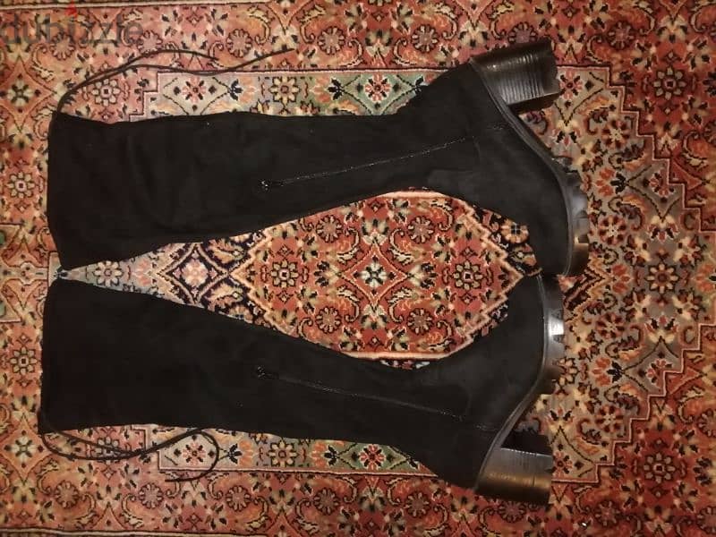 black mo5mal boots 2