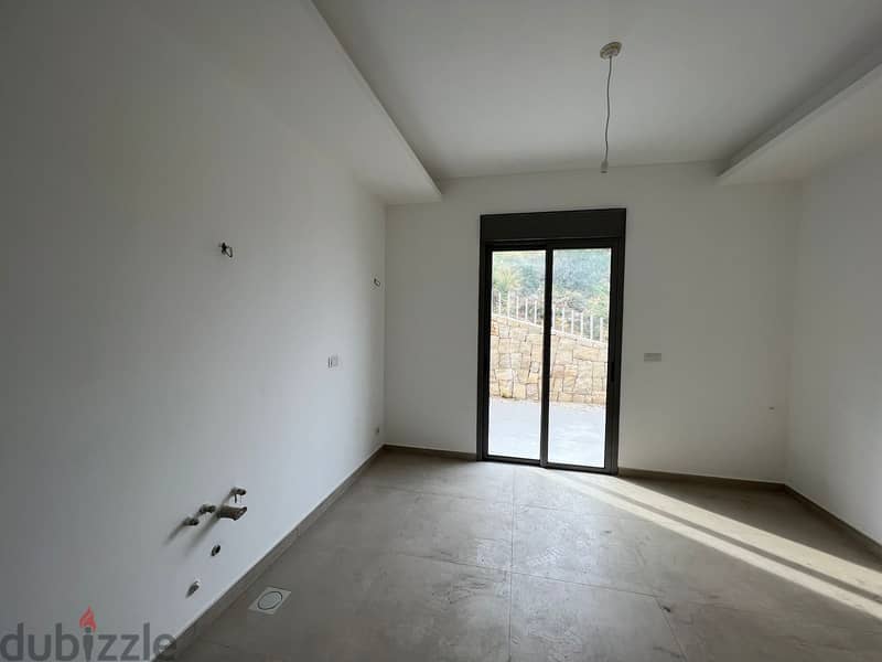 L10843-Apartment in Nahr Ibrahim for sale With a 200 sqm Terrace 2