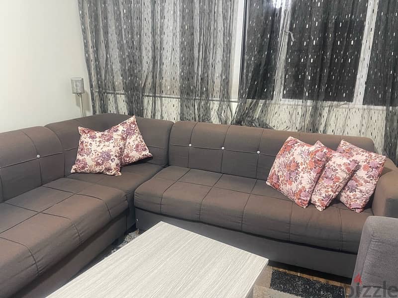 used living room for sale with table and curtain! 0