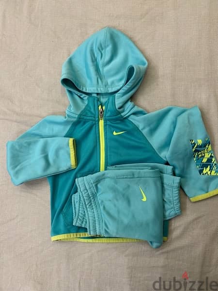 nike sweatsuit size 2 years in excellent condition 1