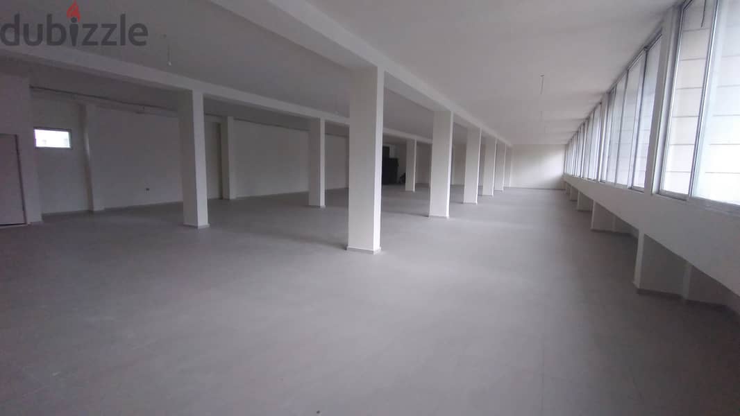 Large Office Space for rent in Zalkaمكتب واسع للايجار في زلقا 4