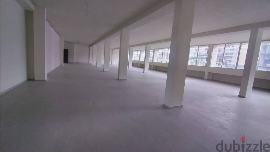 Large Office Space for rent in Zalkaمكتب واسع للايجار في زلقا 5