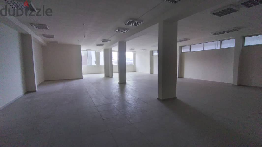 Large Office Space for rent in Zalkaمكتب واسع للايجار في زلقا 6