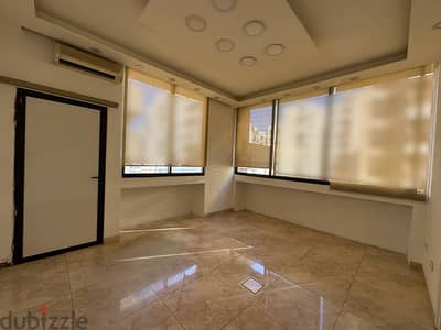 Office for rent in Jdeideh مكتب للإيجار في جديدة