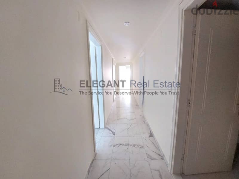 Spacious flat with Sea View ! 5