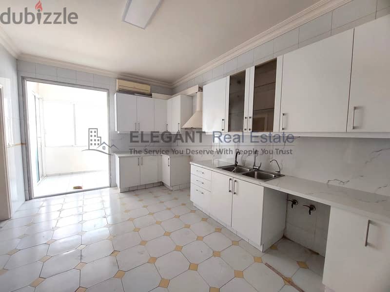 Spacious flat with Sea View ! 12