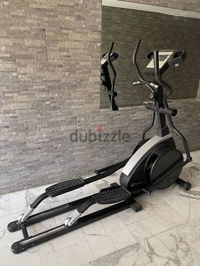 big elliptical like new heavy duty hold ip to 140 kg very good quality