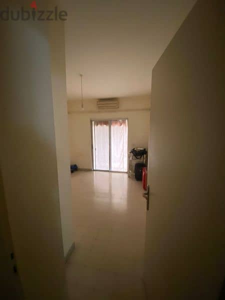 apartment for sale in Mar ELIAS شقة للبيع في مار اليأس 9