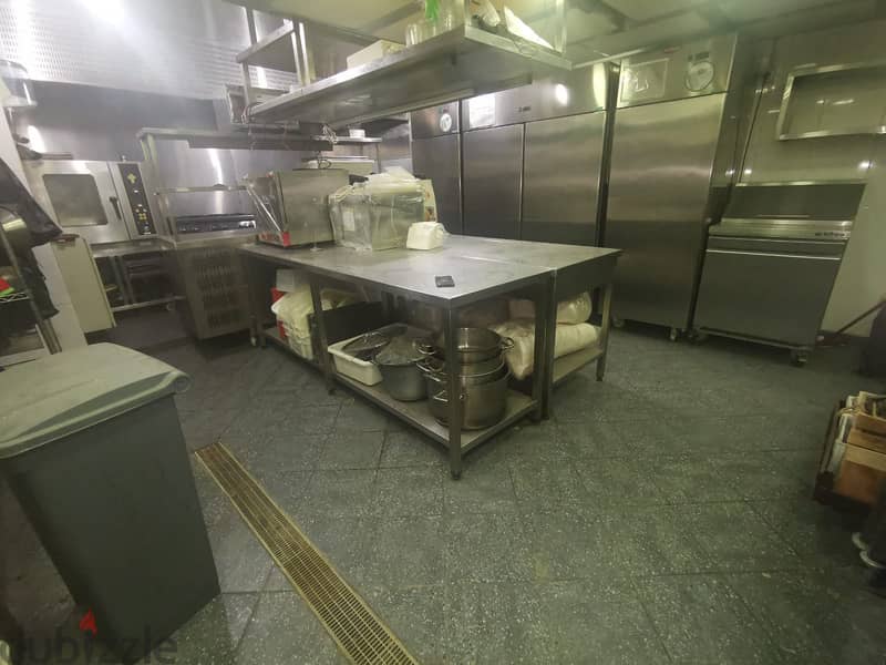 Full equipped kitchen in Nahr el mot for saleمطبخ مجهز بالكامل 5