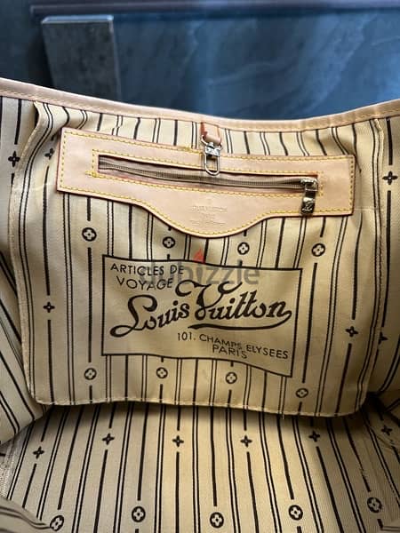 Louis Vuitton Neverfull MM Bag 4