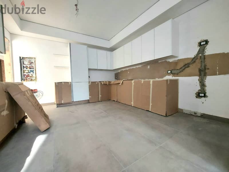 RA24-3226 Spacious apartment in Ain El Mreisseh is for rent, 350m 3