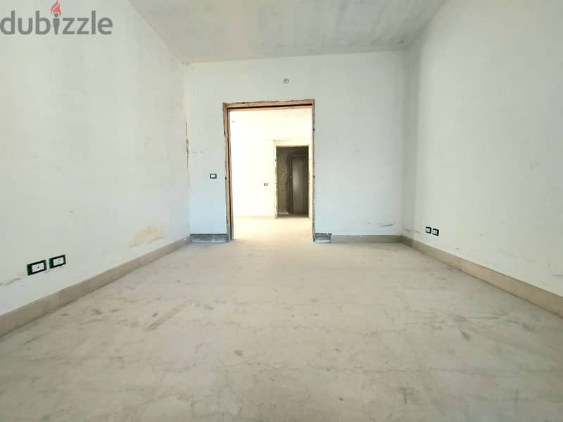 RA24-3226 Spacious apartment in Ain El Mreisseh is for rent, 350m 6