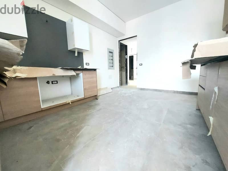 RA24-3229 Apartment for rent in Ain El Mreisseh, 270m, $ 2666 cash 3
