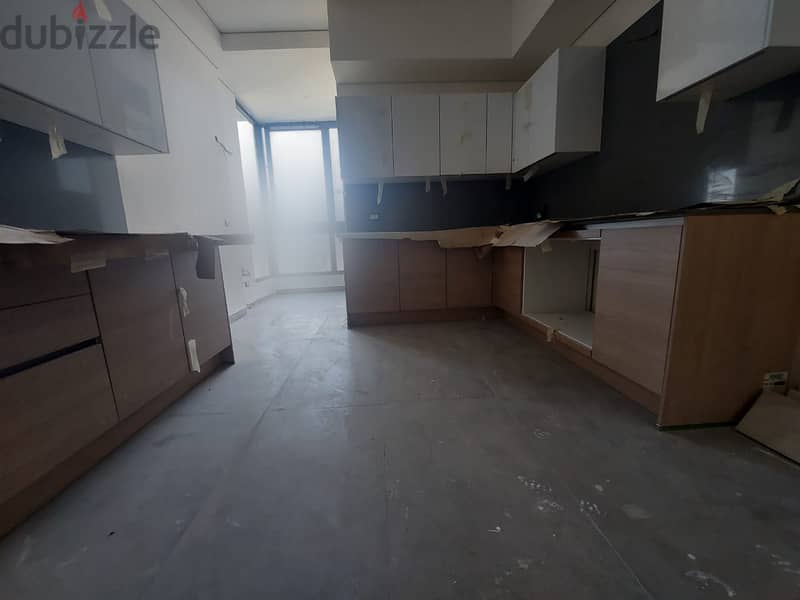 RA24-3229 Apartment for rent in Ain El Mreisseh, 270m, $ 2666 cash 4