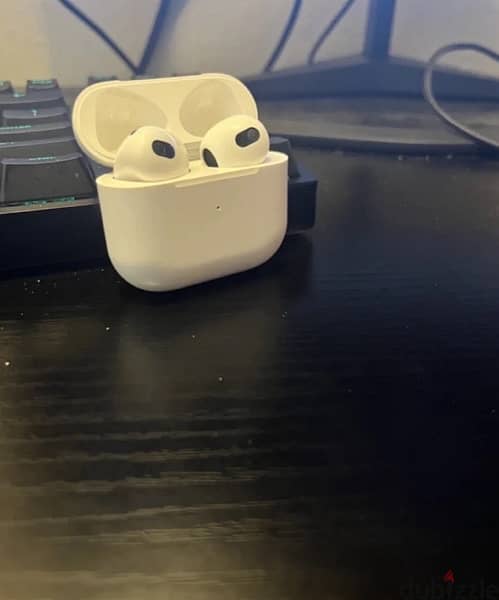 used apple airpods 3 in perfect condition (magsafe chargeable) 2