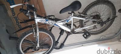 bicycle giant yj251 16"