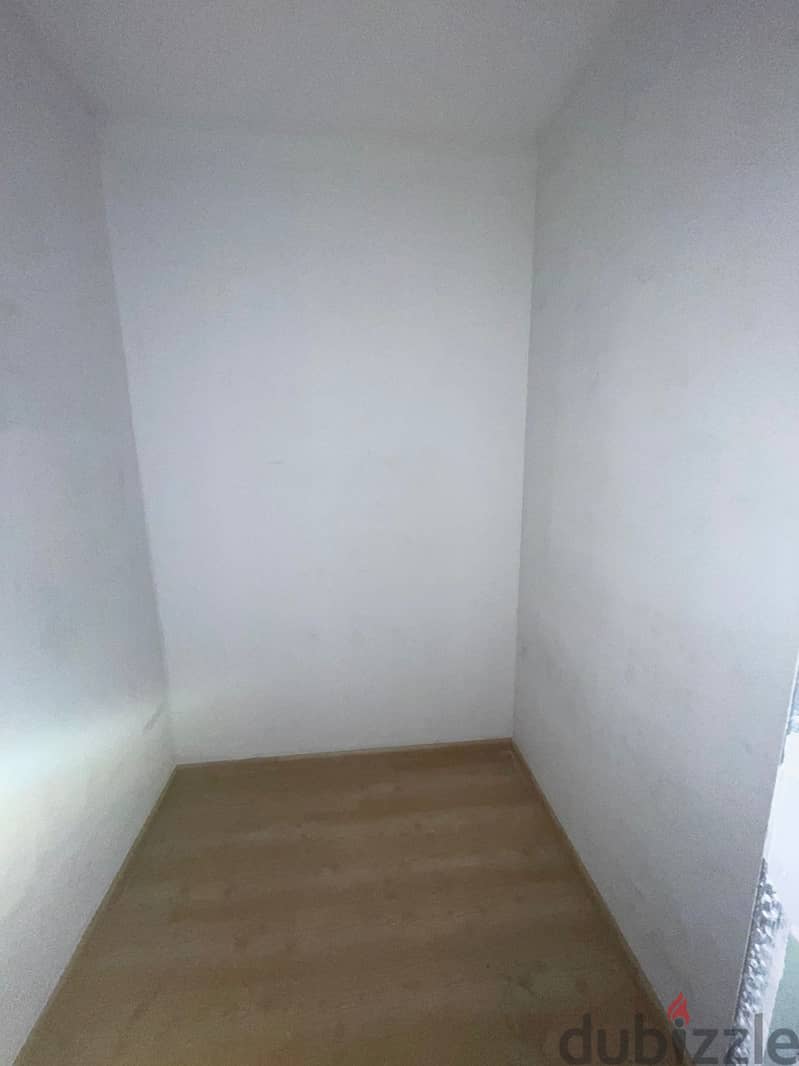 Office for rent in Horsh tabet مكتب للاجار في حرش تابت 6