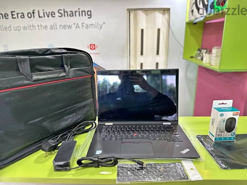 عروضات نار.  Lenovo ThinkPad X1 Yoga - i7 (2 in 1) Laptop 7th Gen 1