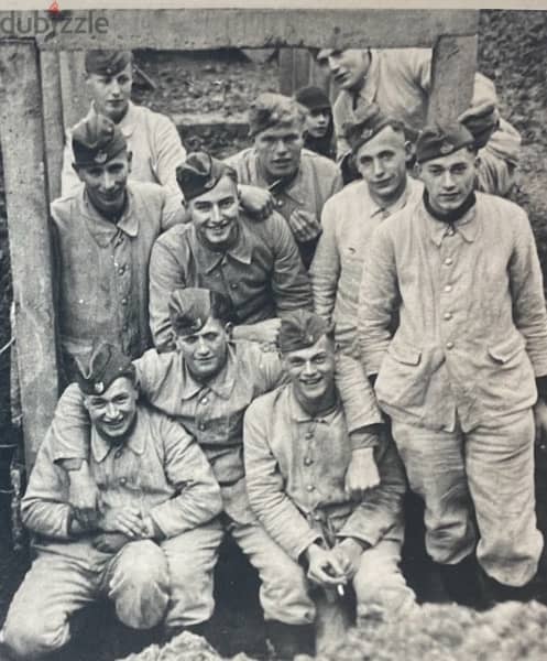 صورة مجموعة جنود ألمان نازي في استراحة محارب بالحرب العالمية الثانية 1