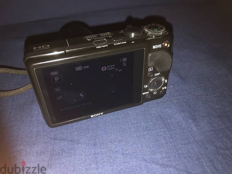 Sony cyber shot semi-pro cam, like new. 0