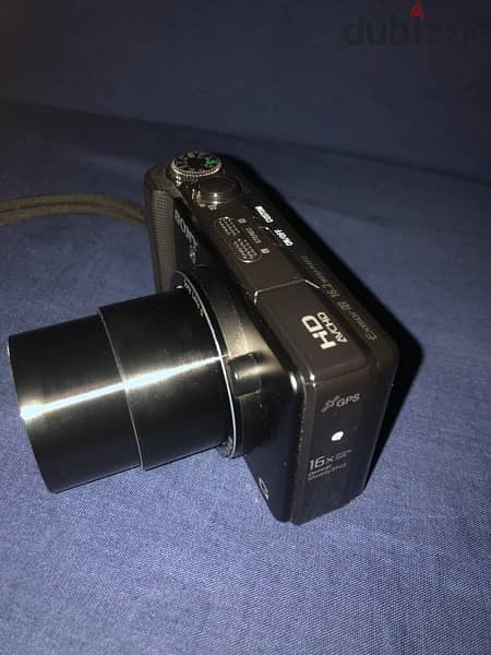 Sony cyber shot semi-pro cam, like new. 2