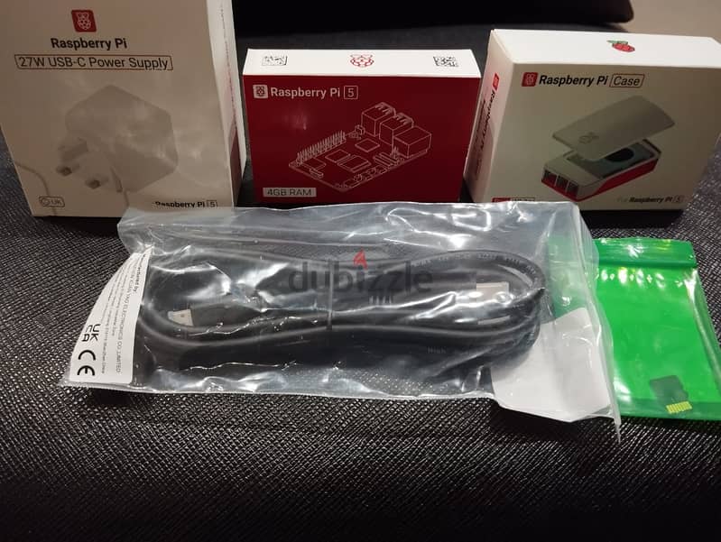 Raspberry Pi 5 official kit and accessories 1