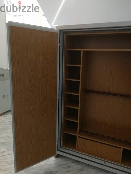 Gun safe or file cabinet 9