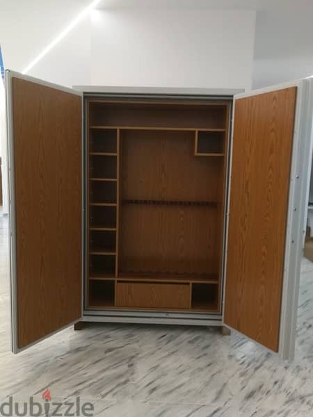 Gun safe or file cabinet 10