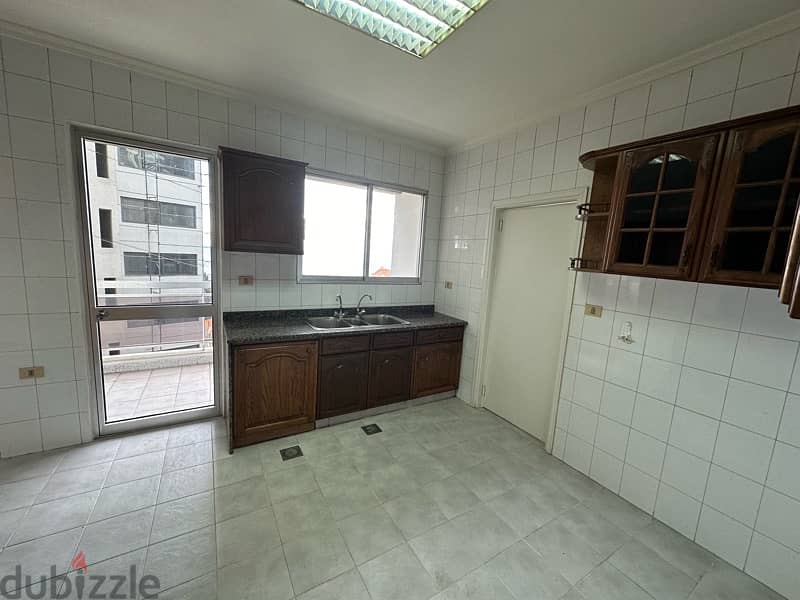 Hamra 245 m² apartment next to AUB الحمرا شارع المكحول 8
