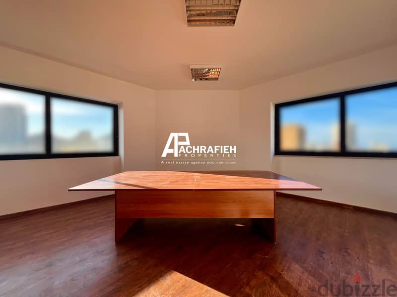 Office For Rent In Achrafieh - مكتب للإجار في الأشرفية 3