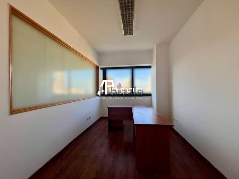 Office For Rent In Achrafieh - مكتب للإجار في الأشرفية 9