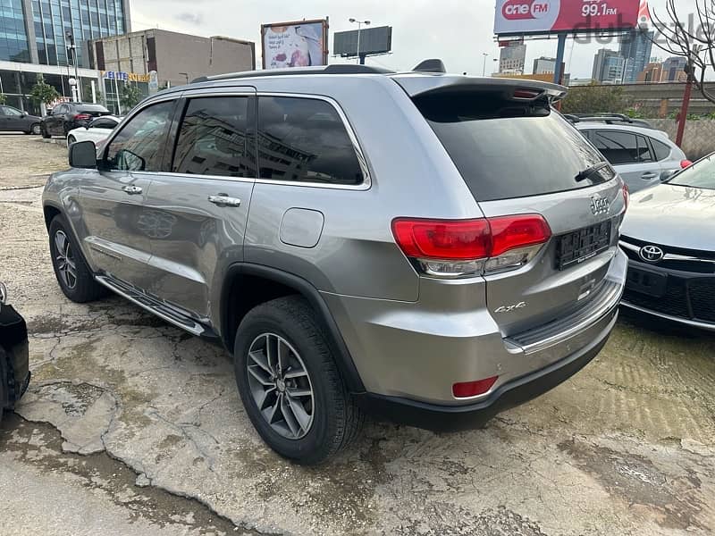 Grand Cherokee Limited 2017 Free Registration very clean  California 4